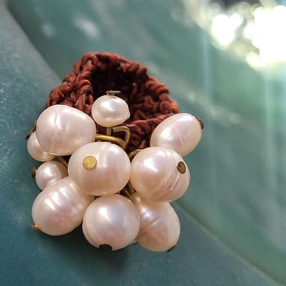 Vintage streatch ring with faux pearls - Picture 6 of 7